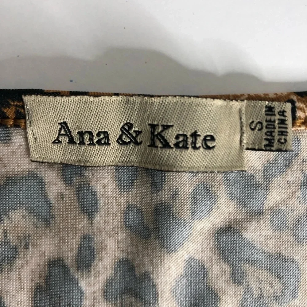 Ana & Kate sleeveless leopard top.  Size small - Picture 3 of 4